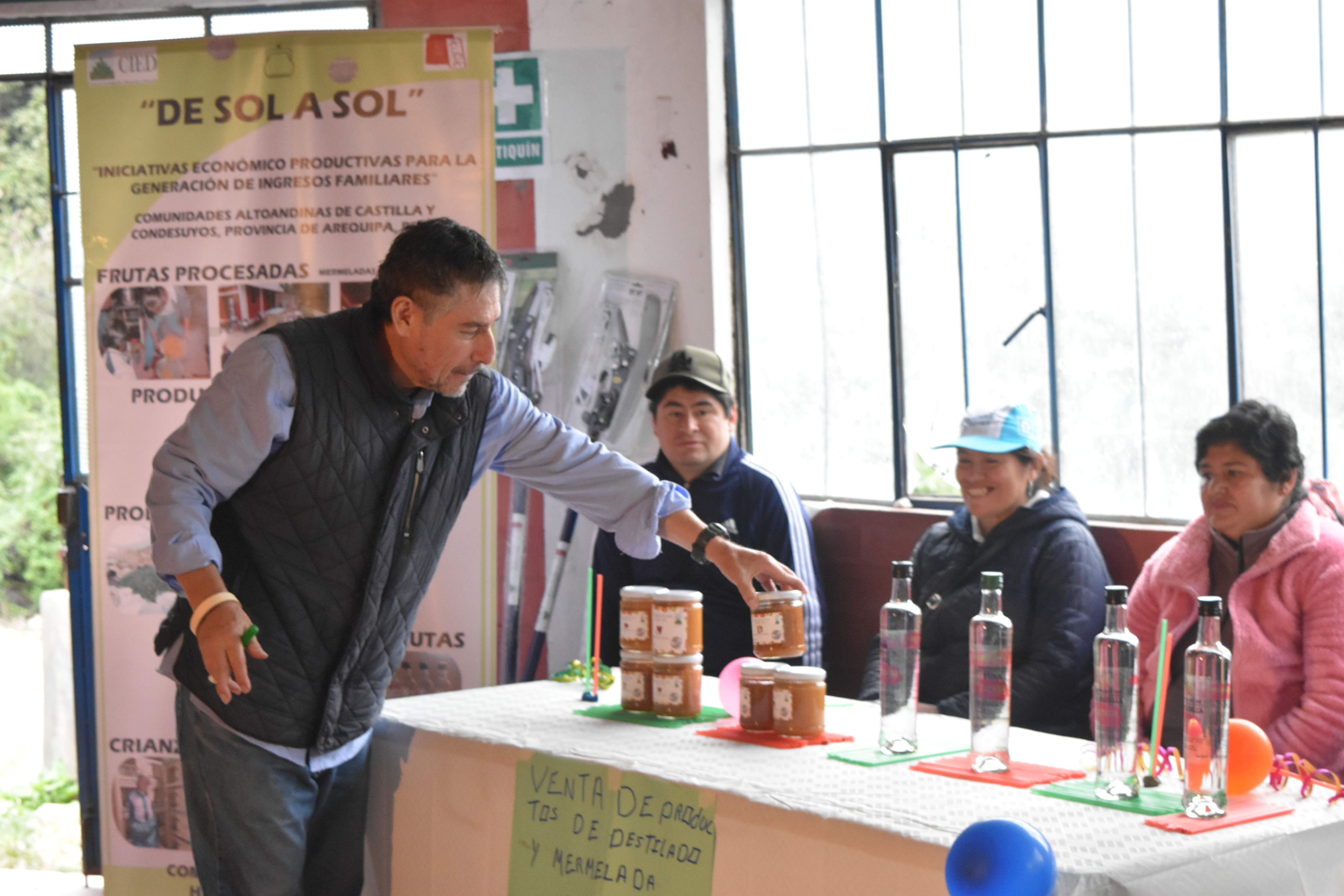 DANDO A CONOCER LA MANERA CORRECTA DE MOSTRAR SUS PRODUCTOS, YACMES - TIPAN